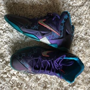Boys LaBron Nike shoes